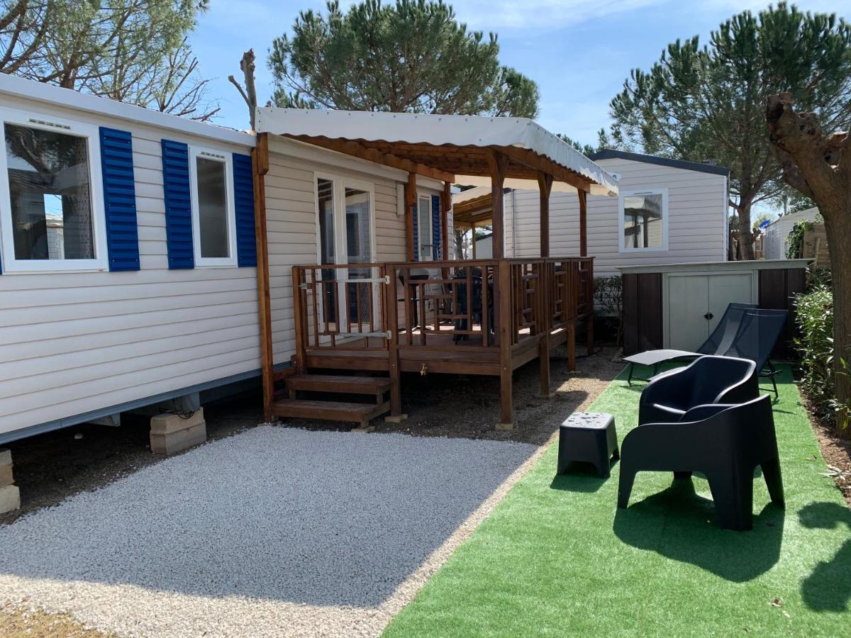 Mobilhome Dans Campsite