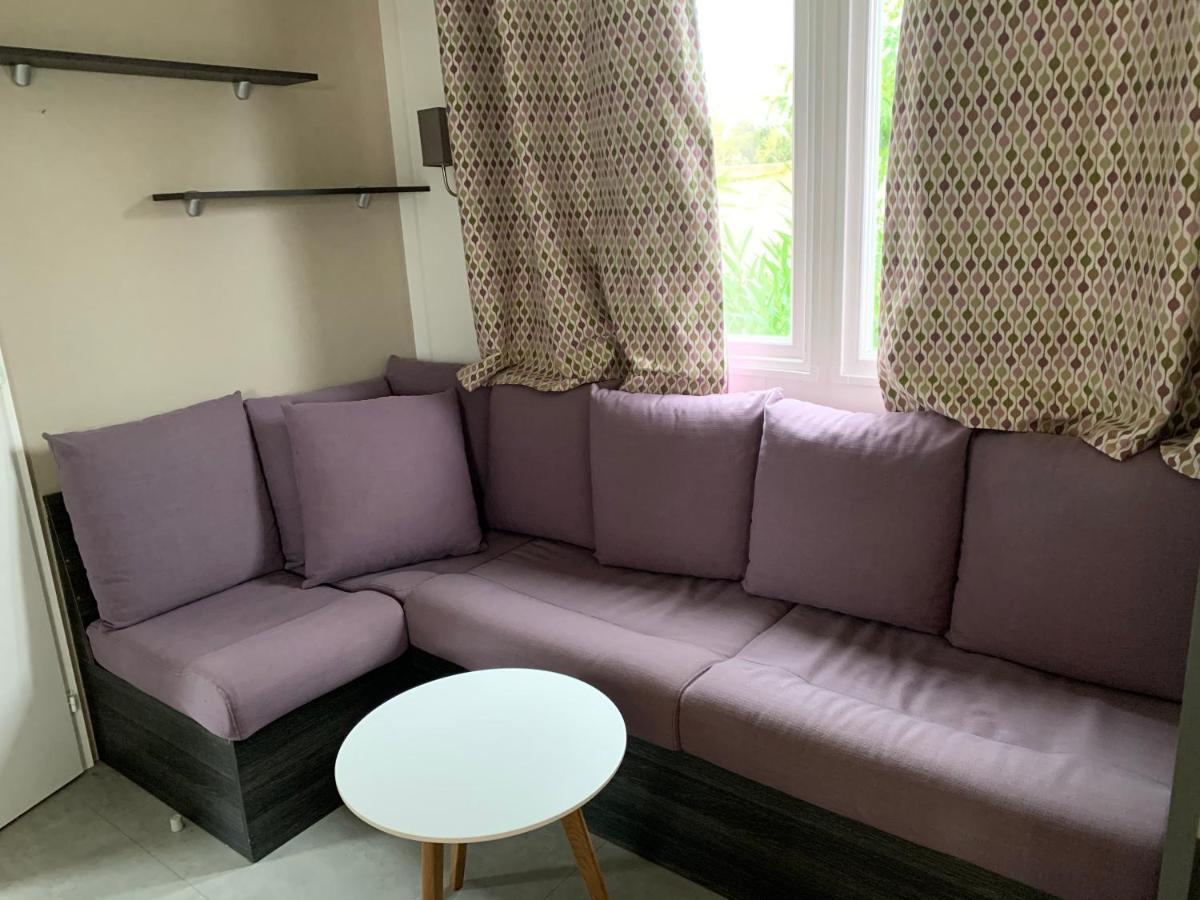 Mobilhome Dans Campsite