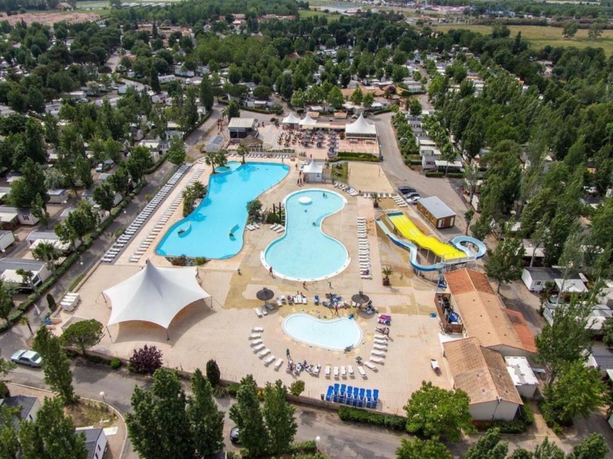 Mobilhome Dans Campsite Vias
