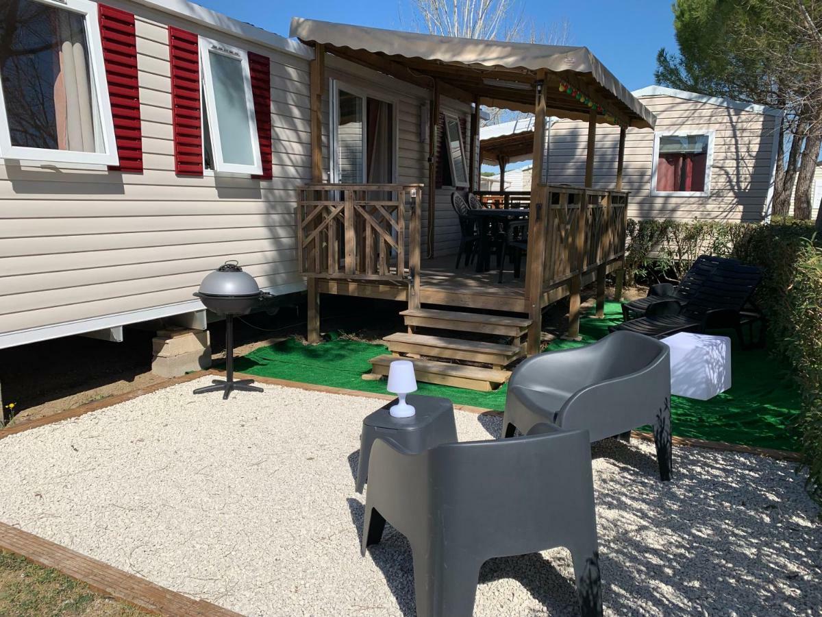 Mobilhome Dans Campsite