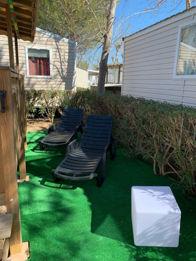 Mobilhome Dans Campsite